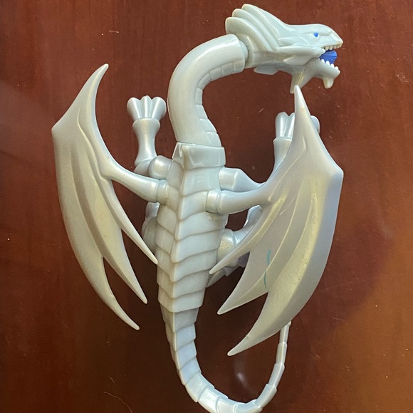 Vintage 1996 Blue Eyes White Dragon Yu-Gi-Oh Figure Toy Kazuki Takahashi - Picture 1 of 8